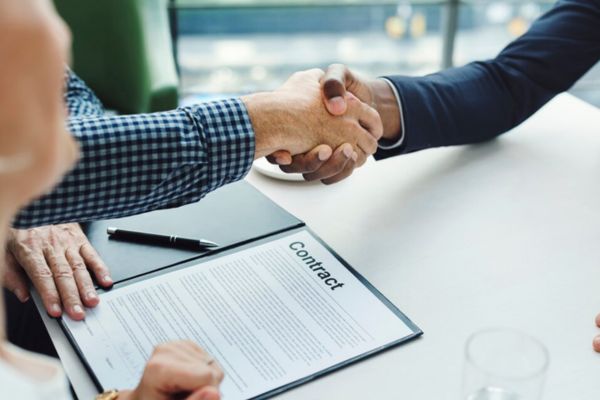 Công chứng đặt cọc cho người ở xa