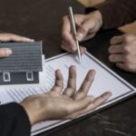 Phân biệt đặt cọc và giữ chỗ trong giao dịch nhà đất Phân biệt đặt cọc