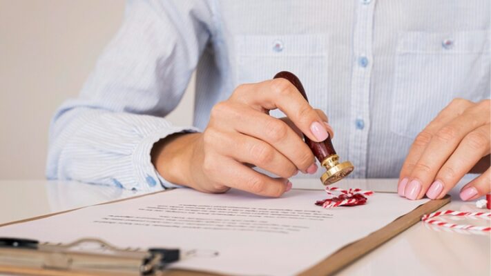 Công chứng hợp đồng có người thừa kế