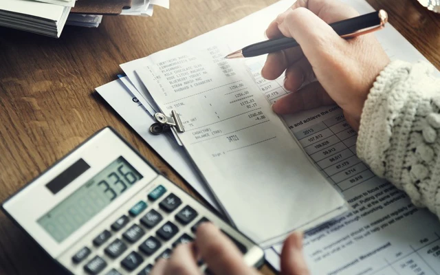 chia tiền sinh hoạt