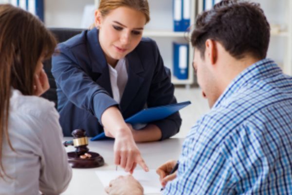 Công chứng đơn ly hôn: Có cần không?